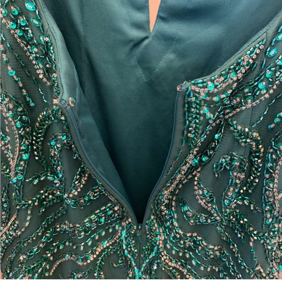 Gorgeous Emerald Green Dress 6/8 - Picture 12 of 13